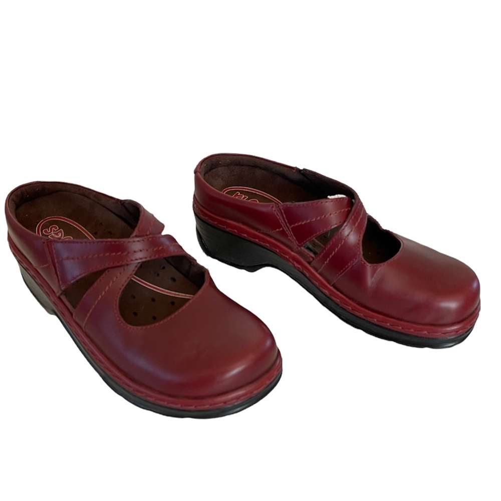 Klogs Women’s Slip Ons in Red